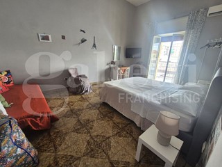 Bilocale in Vendita a Napoli, 170'000&euro;, 70 m²