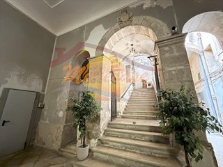 Bilocale in Vendita a Siracusa, zona Ortigia, 178'000&euro;, 60 m², arredato