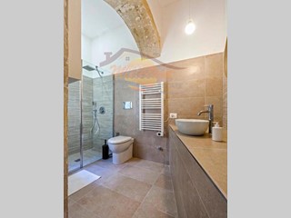 Bilocale in Vendita a Siracusa, zona Ortigia, 178'000&euro;, 60 m², arredato