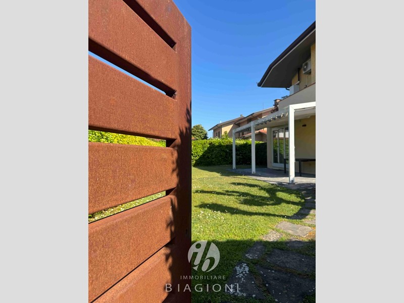 Quadrilocale in Vendita a Pietrasanta, zona Tonfano, 650'000&euro;, 80 m², arredato