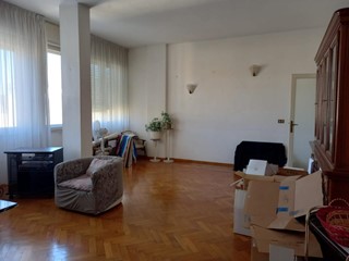 Appartamento in Vendita a Livorno, 260'000&euro;, 130 m², con Box