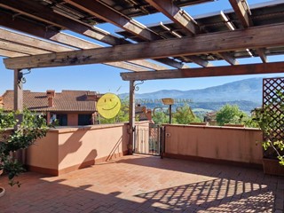 Trilocale in Vendita a Figline e Incisa Valdarno, zona Palazzolo, 125'000&euro;, 70 m²