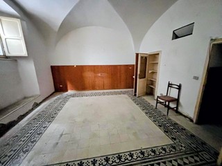 Appartamento in Vendita a Volterra, 69'000&euro;, 141 m²
