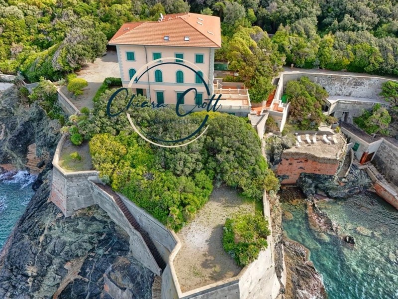 Trilocale in Vendita a Rosignano Marittimo, zona Castiglioncello, 440'000&euro;, 70 m², arredato