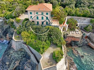Trilocale in Vendita a Rosignano Marittimo, zona Castiglioncello, 440'000&euro;, 70 m², arredato