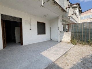 Appartamento in Vendita a Viareggio, zona Torre Del Lago Puccini, 189'000&euro;, 80 m²