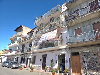 Appartamento in Vendita a Taormina, 189'000&euro;, 180 m²
