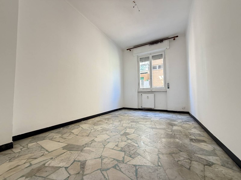 Appartamento in Vendita a Genova, 66'000&euro;, 64 m²