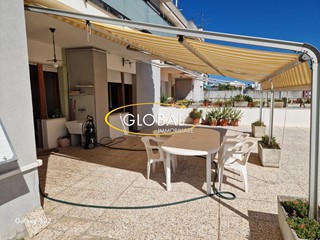 Appartamento in Vendita a Ancona, 220'000&euro;, 115 m²