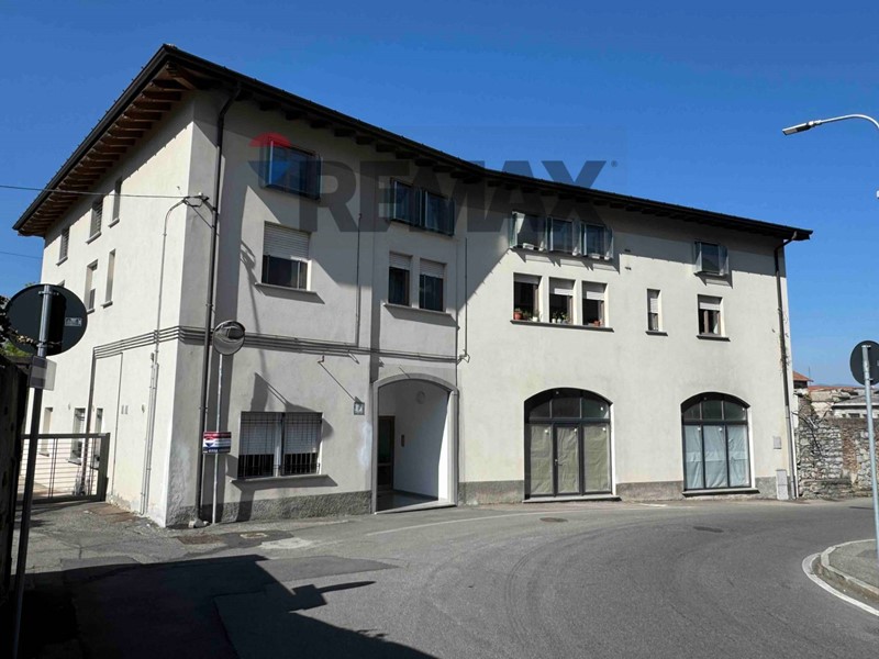 Quadrilocale in Affitto a Varese, 1'000&euro;, 95 m²
