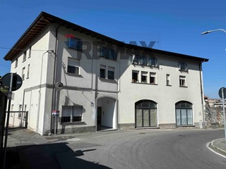 Quadrilocale in Affitto a Varese, 1'000&euro;, 95 m²