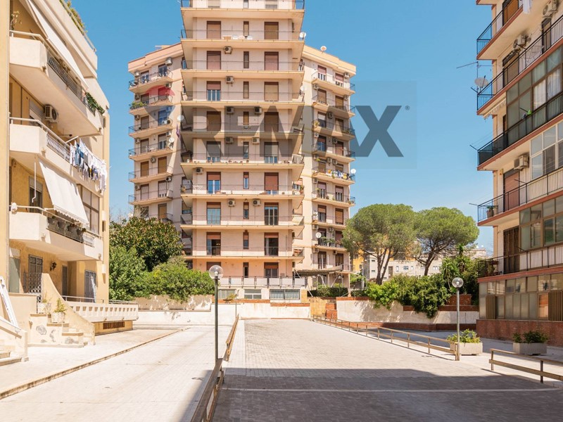 Appartamento in Vendita a Catania, 310'000&euro;, 140 m²