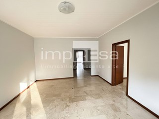 Appartamento in Vendita a Venezia, 225'000&euro;, 138 m²