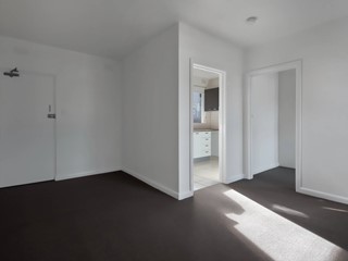 Bilocale in Vendita a Bologna, 160'000&euro;, 58 m²