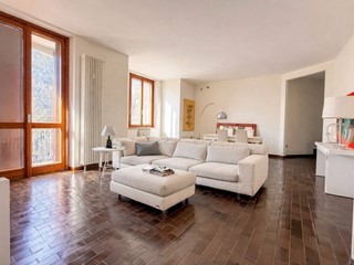 Quadrilocale in Vendita a Mantova, 325'000&euro;, 185 m²