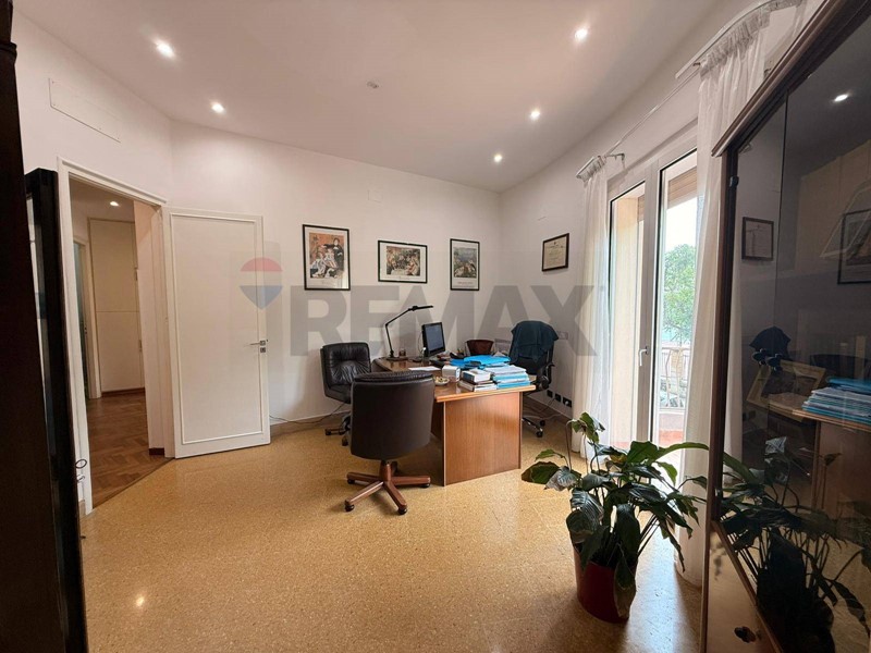 Appartamento in Affitto a Palermo, 1'300&euro;, 118 m²