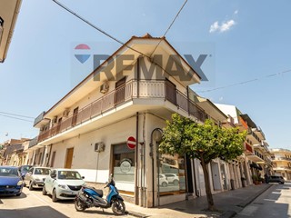 Appartamento in Vendita a Priolo Gargallo, 115'000&euro;, 159 m²