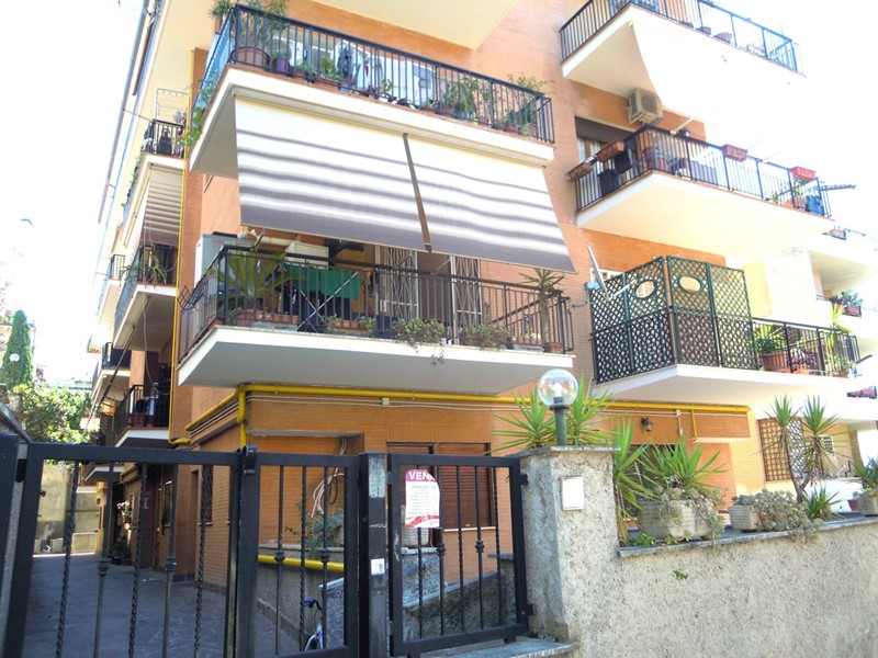 Monolocale in Vendita a Roma, 98'000&euro;, 35 m²