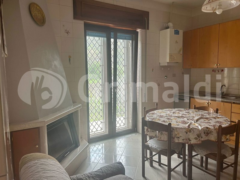 Trilocale in Vendita a Benevento, 75'000&euro;, 100 m², con Box