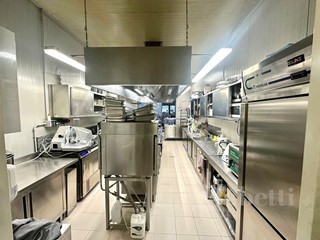 Capannone in Vendita a Gallarate, 550'000&euro;, 374 m²