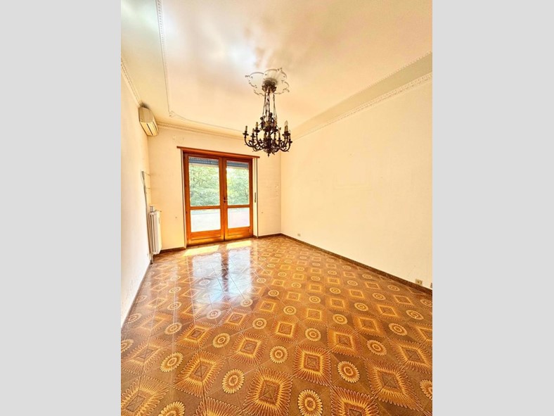 Trilocale in Vendita a Rivoli, 125'000&euro;, 90 m²