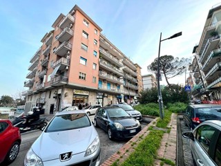 Quadrilocale in Vendita a Napoli, 355'000&euro;, 100 m²