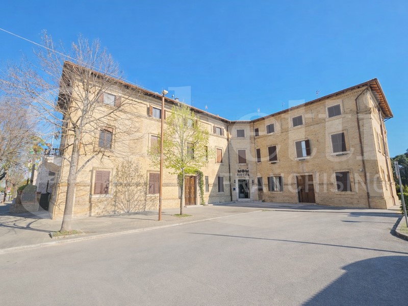 Quadrilocale in Vendita a Assisi, 198'000&euro;, 174 m², con Box