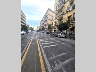 Trilocale in Vendita a Napoli, 160'000&euro;, 65 m²