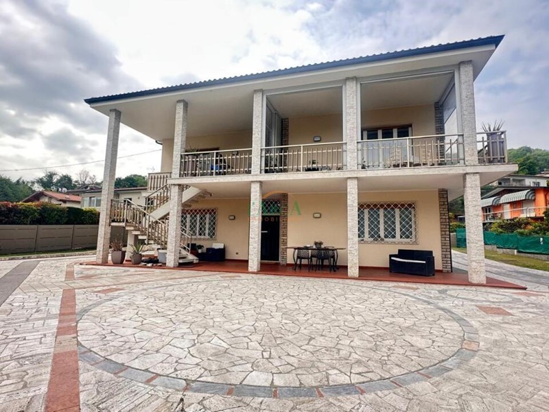 Quadrilocale in Vendita a Iseo, 490'000&euro;, 225 m²