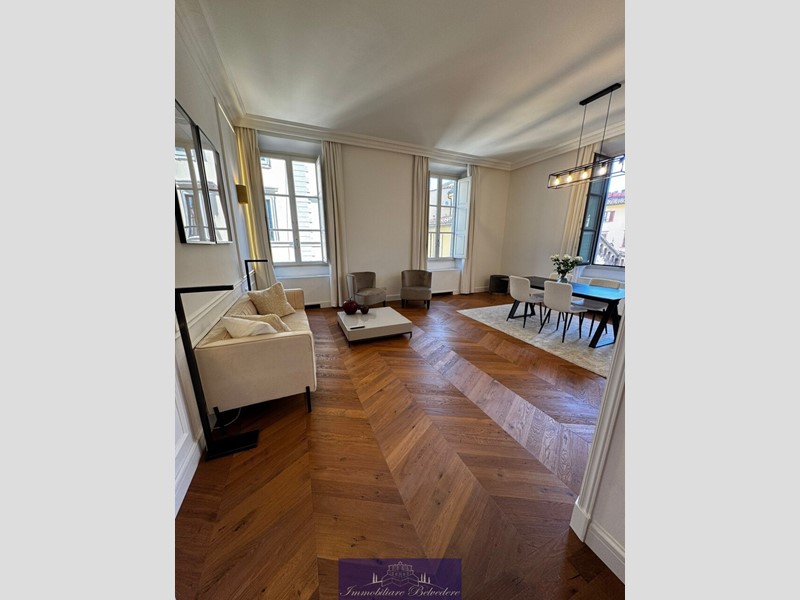 Appartamento in Affitto a Firenze, zona Duomo, 8'000&euro;, 150 m², arredato