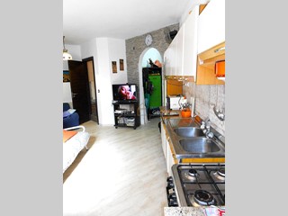 Trilocale in Vendita a Carrara, zona Marina Di Carrara, 65'000&euro;, 50 m²