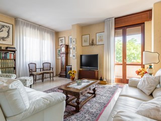 Appartamento in Vendita a Bologna, 595'000&euro;, 238 m², con Box