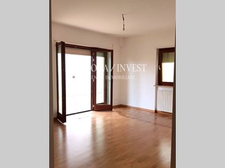Trilocale in Vendita a Monteprandone, 119'000&euro;, 108 m², con Box
