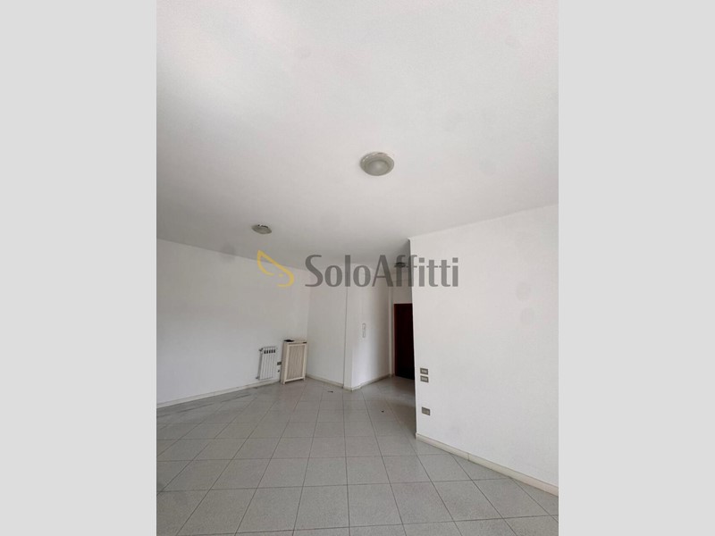 Trilocale in Affitto a Pescara, zona Piazza Duca degli Abruzzi, 700&euro;, 98 m²