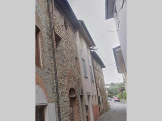 Appartamento in Vendita a Lucca, zona Piazzano, 67'693&euro;, 240 m², con Box