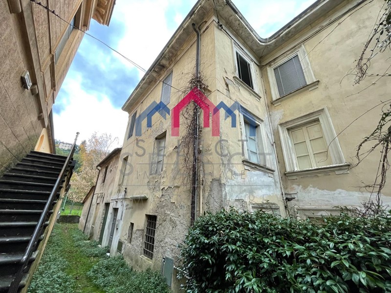 Appartamento in Vendita a Borgo a Mozzano, zona Valdottavo, 50'000&euro;, 