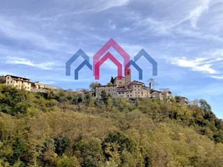 Trilocale in Vendita a Minucciano, zona Castagnola, 50'000&euro;, 55 m², arredato