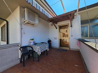 Appartamento in Vendita a Collesalvetti, 179'000&euro;, 125 m², arredato, con Box