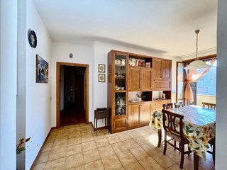 Trilocale in Vendita a Gambassi Terme, 110'000&euro;, 67 m², arredato, con Box