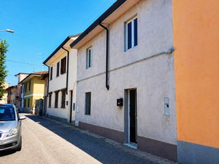 Quadrilocale in Vendita a Corno Giovine, 37'500&euro;, 103 m²