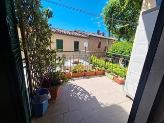 Appartamento in Vendita a Siena, 240'000&euro;, 90 m², con Box