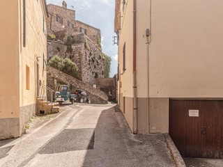 Quadrilocale in Vendita a Pomarance, zona Montecerboli, 53'000&euro;, 65 m²
