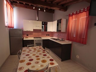 Bilocale in Affitto a Lucca, zona San Marco, 700&euro;, 50 m², arredato