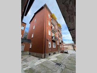 Quadrilocale in Vendita a Usmate Velate, 59'250&euro;, 86 m², con Box