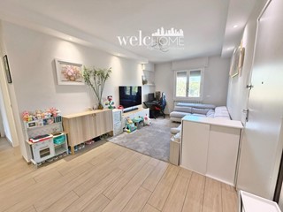 Appartamento in Vendita a Firenze, zona Brozzi, 319'000&euro;, 98 m², con Box