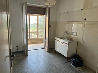 Quadrilocale in Vendita a Siena, 210'000&euro;, 80 m², con Box