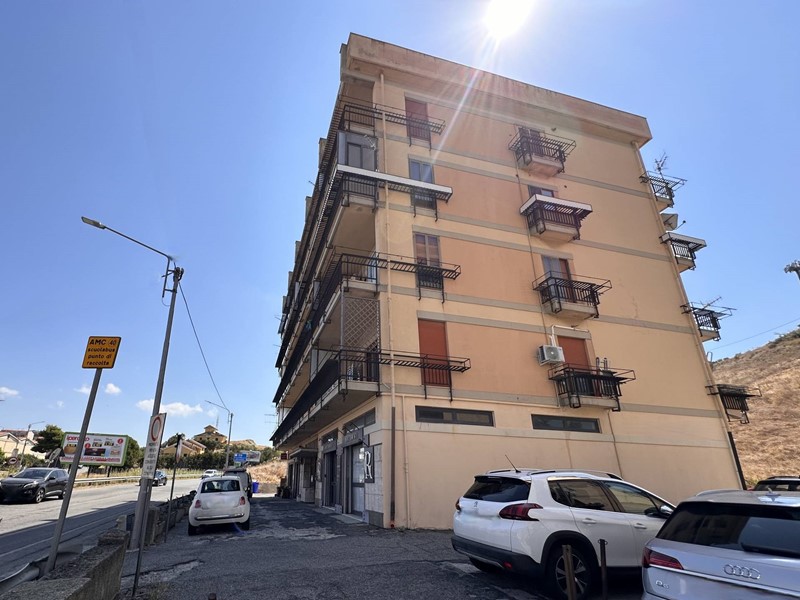 Trilocale in Vendita a Catanzaro, 83'000&euro;, 75 m²
