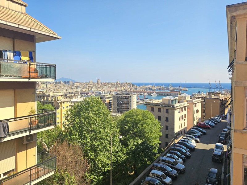 Appartamento in Vendita a Genova, 89'000&euro;, 68 m²