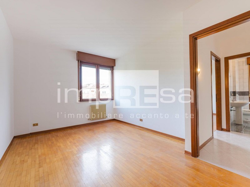 Appartamento in Vendita a Conegliano, 250'000&euro;, 117 m²