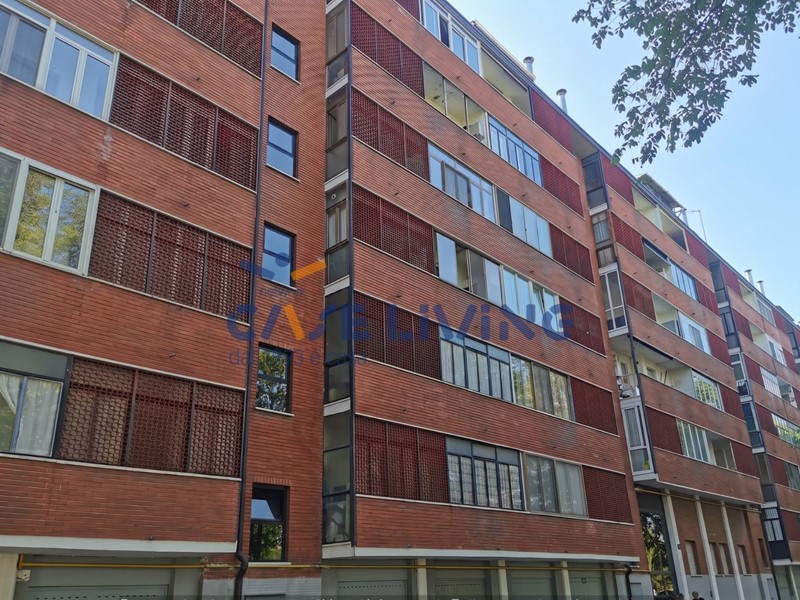 Trilocale in Vendita a Milano, 250'000&euro;, 95 m²